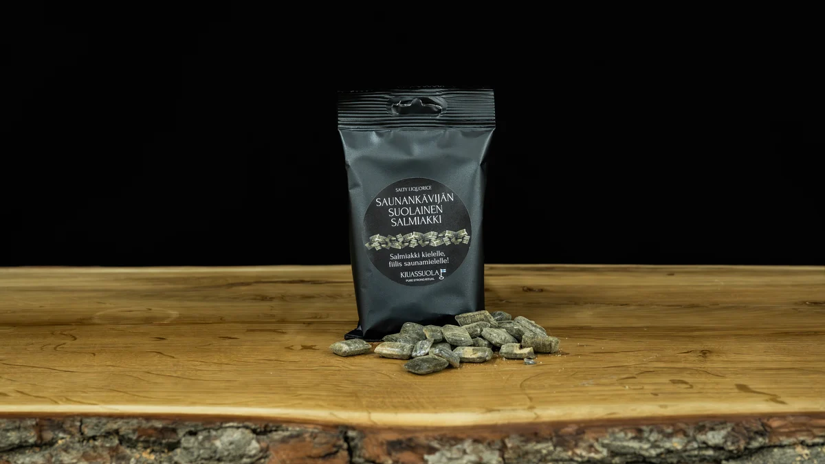 Kiuassuola™ Saunankävijän suolainen salmiakki 80g Kiuassuola™ Saunankävijän suolainen salmiakki 80g