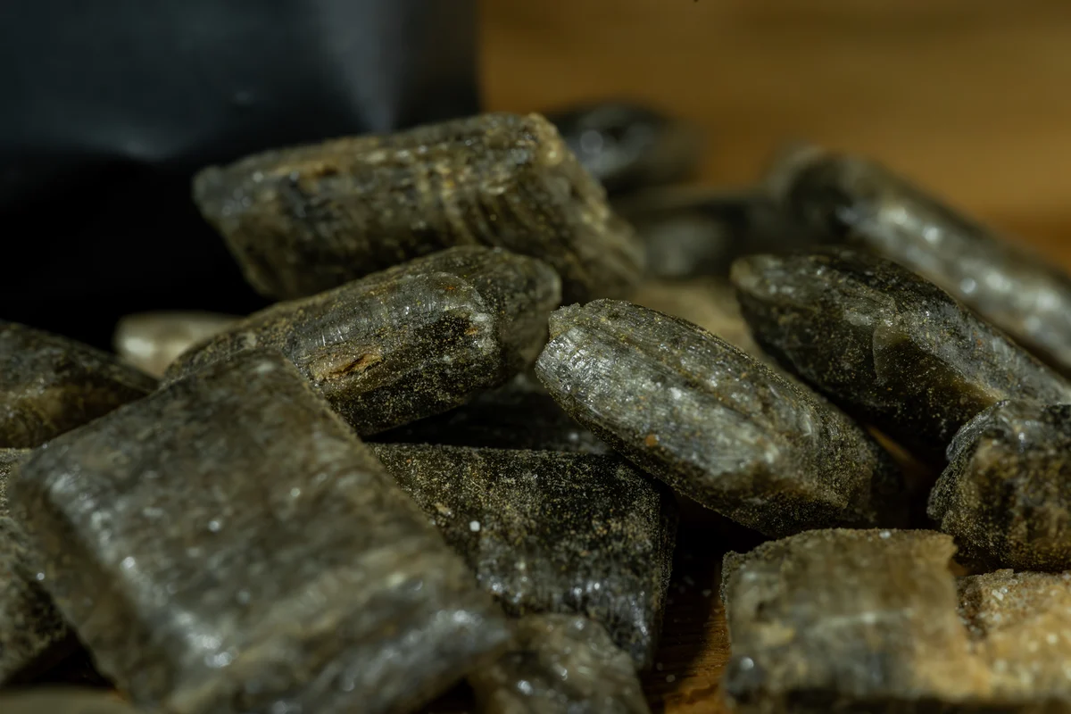 Kiuassuola™ Saunankävijän suolainen salmiakki 80g Kiuassuola™ Saunankävijän suolainen salmiakki 80g
