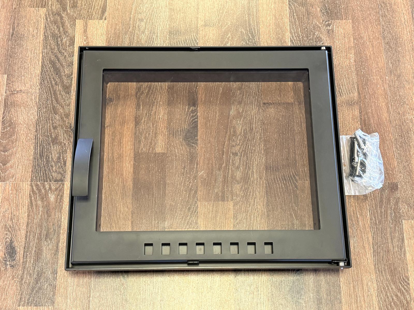 Takan luukku 495 x 430 mm Takan luukku 495 x 430 mm