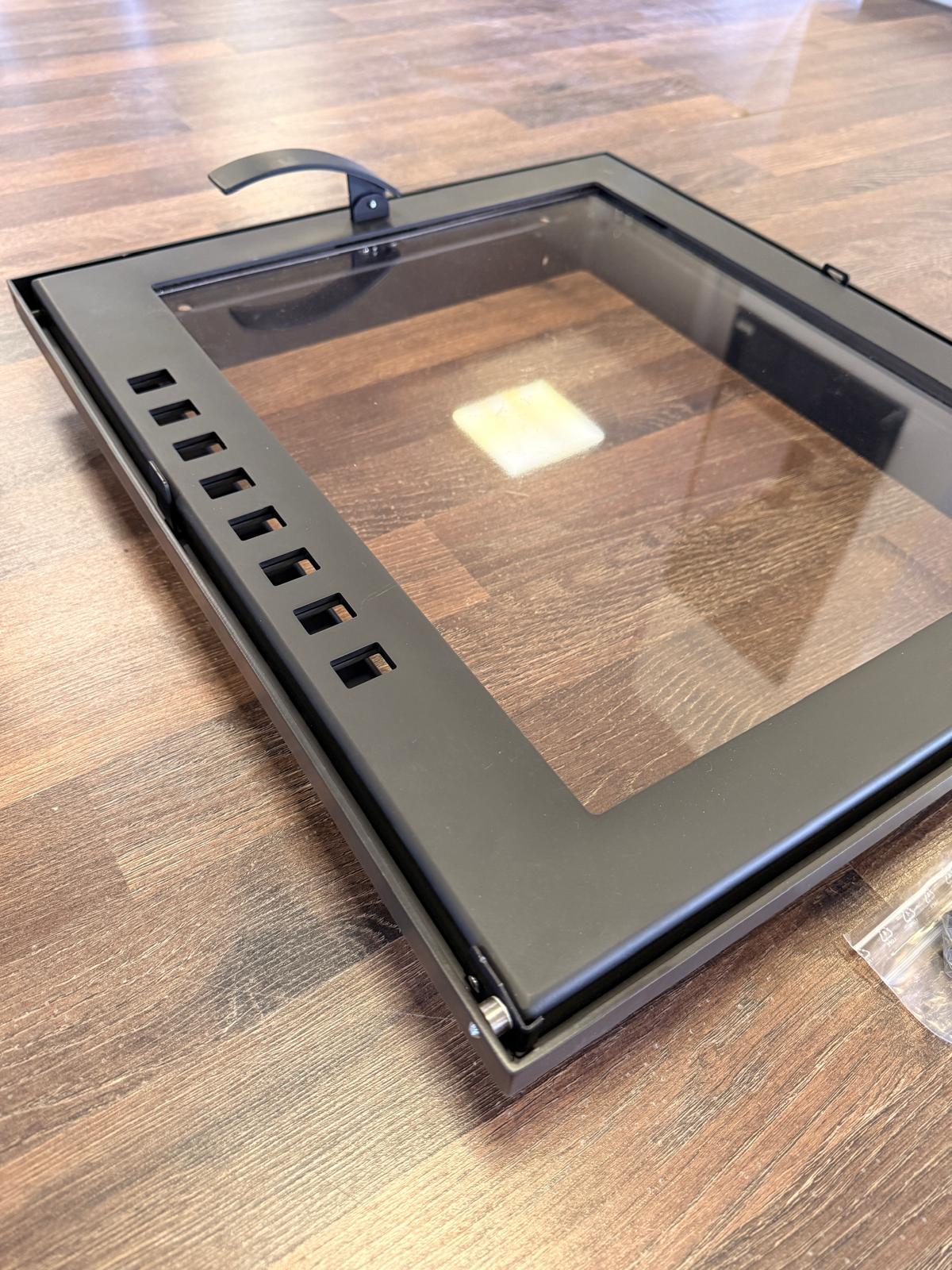 Takan luukku 495 x 430 mm Takan luukku 495 x 430 mm